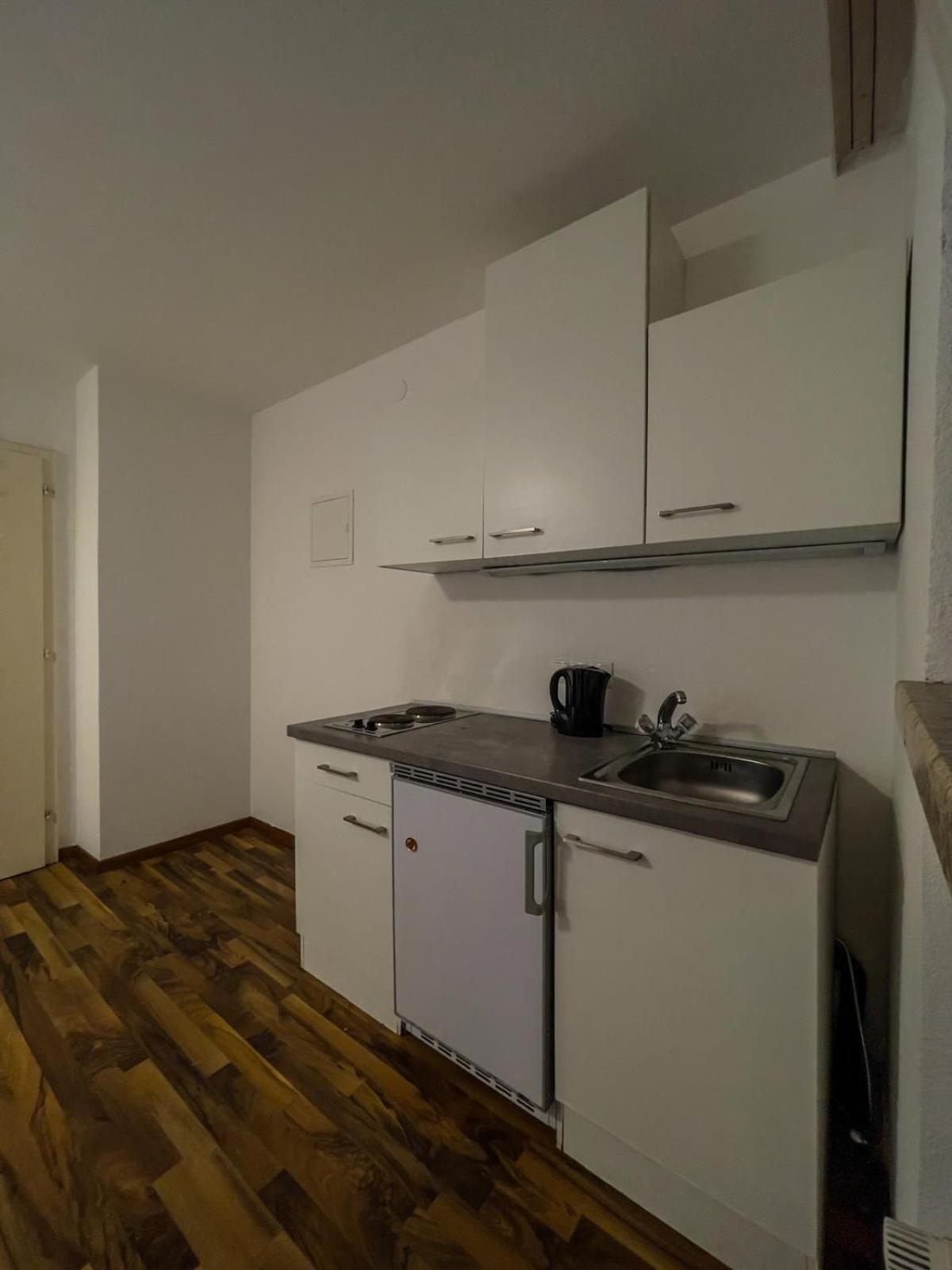 Budget Studio - 2 Einzelbetten - Parkplatz Dornbirn Buitenkant foto
